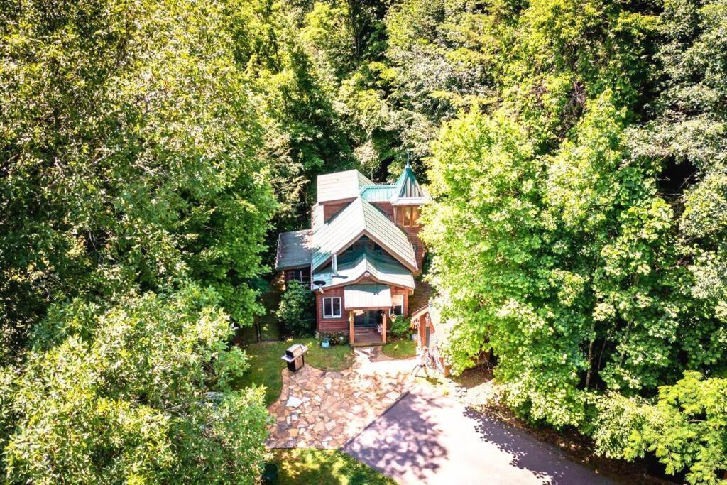 Romantic Gem, 2 Acres, Hot Tub, Free Pet, King Bed Villa Pigeon Forge Exterior photo